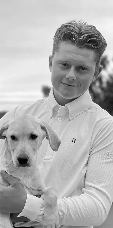 Rasmus Aasland med en hund